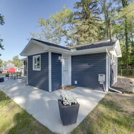 Stylish Grass Lake Retreat - Steps to Park!