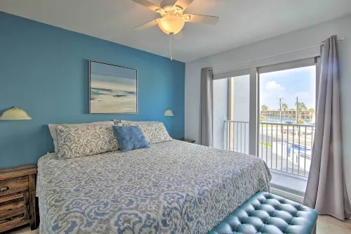 Sunny Oceanfront Condo on South Padre Island Beach - Meerblick