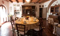 Agriturismo Podere Caggiolo - Swimming Pool & Air Conditioning Hotel a Monte San Savino