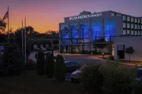 Delta Hotels by Marriott Milwaukee Northwest Hotels in Menomonee Falls