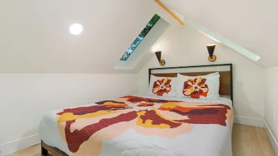 Incredible Views ~ Trail Access~ Kayak Rentals Nearby Hotels near Sunset Falls