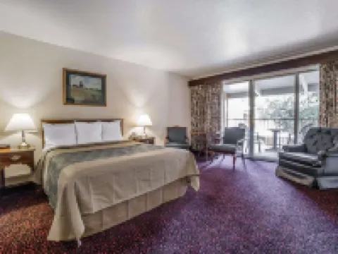 Econo Lodge Near Reno-Sparks Convention Center Hotels in Reno