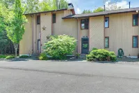 4 Mi to Windham Mountain Ski Getaway!
