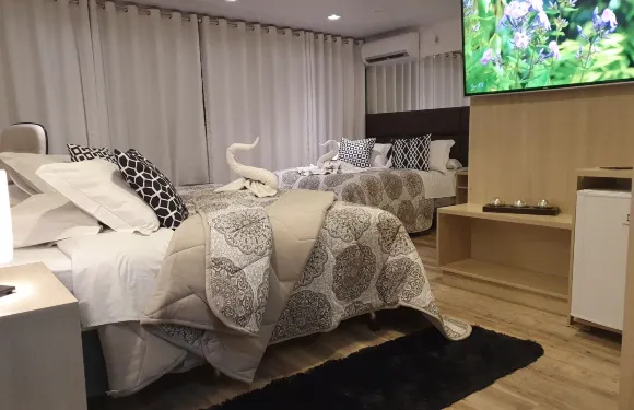 拉格斯廣場酒店