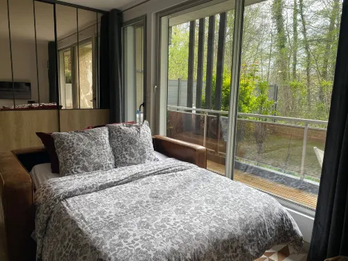 Peaceful haven with garden and parking in Chantilly Các khách sạn ở Gouvieux