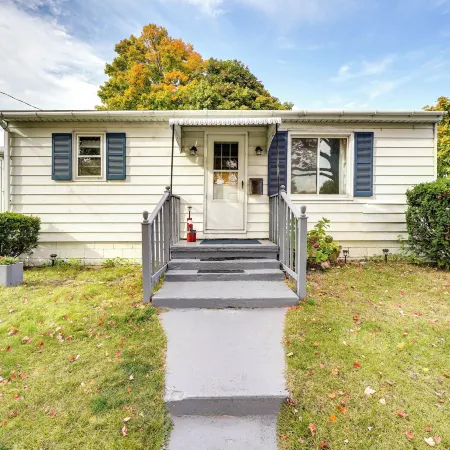 Ludington Vacation Rental - Walk to Lake Michigan!