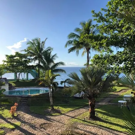 Puesta del Sol Beach Bungalows and Restobar