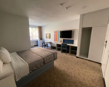 โรงแรม พาซิฟิค การ์เดน โรงแรมในกาดินา