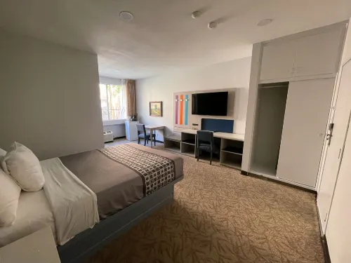 Hotel Pacific Garden Hotels in Gardena