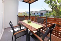 Santa Cruz Apartments Supetar Hotel di Milna