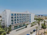 Seasons Hotel (Adults Only)