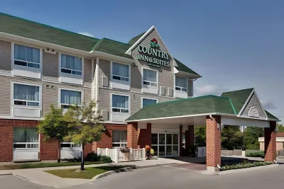 Country Inn & Suites by Radisson, London South, on Hotels in London
