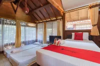 RedDoorz Near Farmhouse Lembang