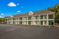 Quality Inn & Suites Near Lake Oconee Hotels in Greene County