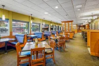 Days Inn by Wyndham Terrace - breakfast
