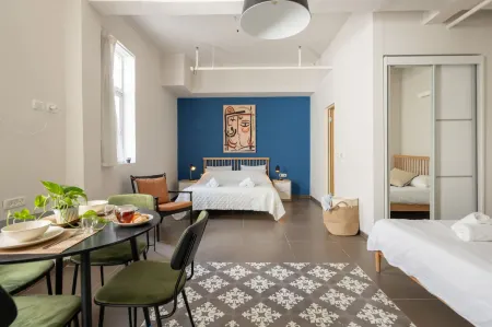The Printhouse Boutique Studio 5 by Sea N' Rent Отели в г. Кирьят-Бялик