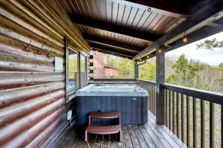 Mountains Are Calling by AvantStay Sleeps 8 Hot Tub Game Loft Located in Douglas Lake Resort Отели рядом с достопримечательностью «Sims Point»