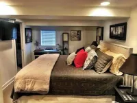 Cozy Camellia in Historic Downtown Newnan