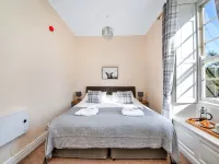 Sutton Hall Apt