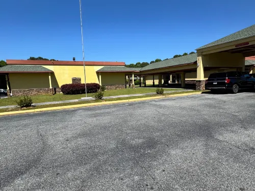 OYO Hotel Phenix City Central Hotels in Phenix City