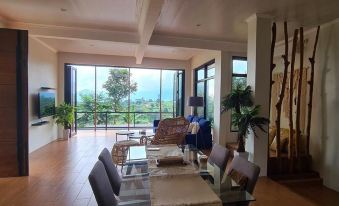 Villa d'Mona Puncak with Private Pool