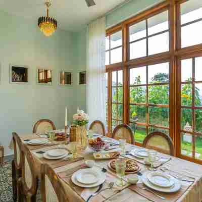 StayVista at the Oakridge Lavish 4 BHK Villa in Dharamshala with Jacuzzi Dining/Meeting Rooms