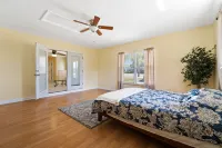 Tropical Palm Oasis - Cozy Private Heated Pool Home!