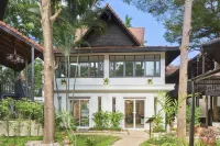 B2 Suthep Night Market Premier Resort Отели в г. Дой Су Тхеп