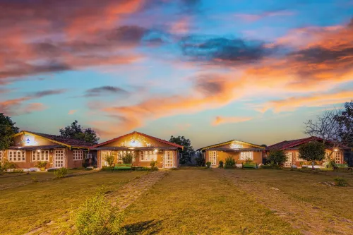 Wow Stayz2 Pachmarhi Foothill Cottages Hotels in Chakar