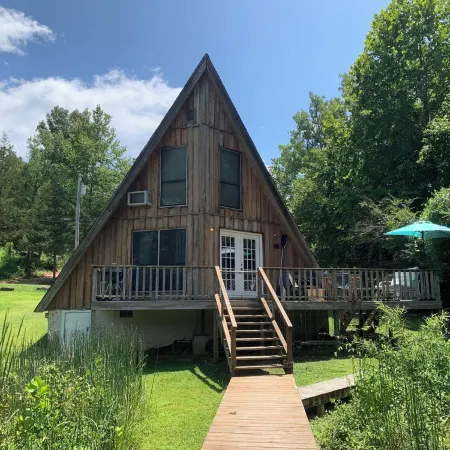 Lakefront Aframe Cabin in Hardy on Kiwanie Lake with Kayaks and Private Dock