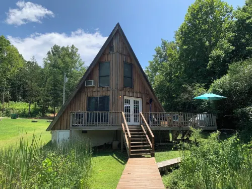 Lakefront Aframe Cabin in Hardy on Kiwanie Lake with Kayaks and Private Dock