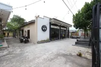 Jaka Homestay Hotel dekat Alun-alun Perum HTL