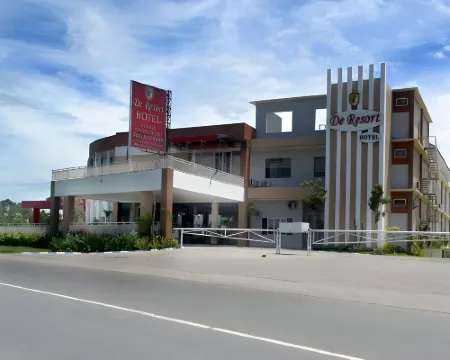 De Resort Hotel โรงแรมในMagersari