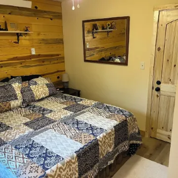 Mountain Peaks Inn, SILVER PEAK SUITE, Downtown Hill City