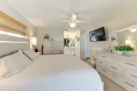Fish, Swim & Relax: Canal-front Port Charlotte Gem -  Privatzimmer