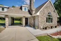 Spacious Family Villa w/ Decks in Chilton! - Villas