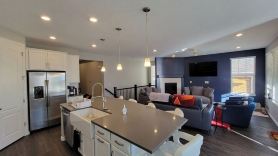 Luxury home near mountains, Boulder and Denver.  Under an hour to ski resorts!