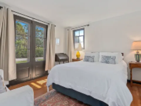 Garden Cottage - Miramar Beach with Shared Deck Hotels in Montecito