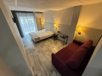 Hotel B and B Suites Hotels near Benidorm Island