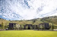 The Sylvan Lodge at Snake River Sporting Club Hotels in Hoback