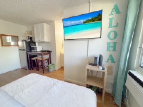 Charming Studio with Private Lanai - Cozy Retreat in Waikiki