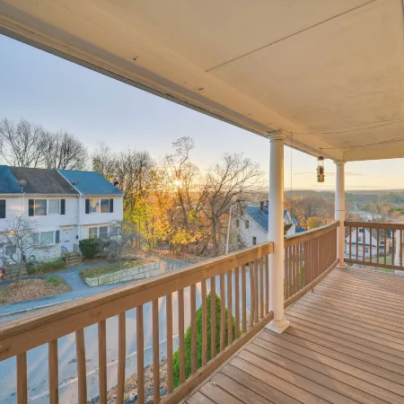1 Mi to Downtown & Palladium: Worcester Getaway!