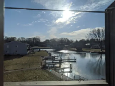 Lake Channel 'Brewhaus' Townhouse: 2 Bedrooms with 6 Levels on Lake Winnebago