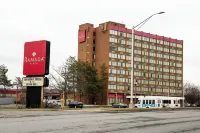 Albany Plaza Hotel