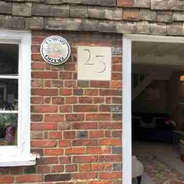 Landgate Cottage is opposite the 14th Century entrance to historic Rye town Hotel Exterior