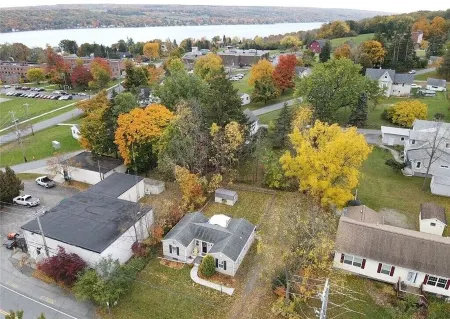 Keuka Park Charmer - walk to the lake!