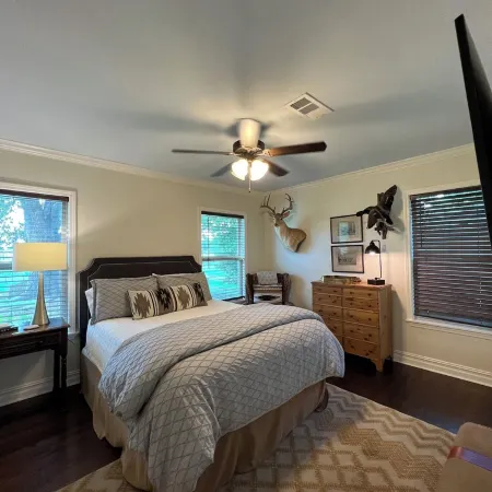 Stylish 3BR in Garden District near parks, river views, Neville High, and ULM.