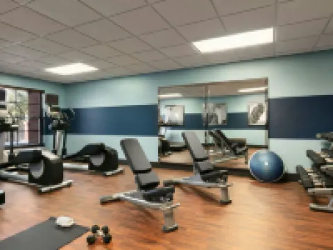 Four Points by Sheraton Raleigh Arena Hoteles en Raleigh