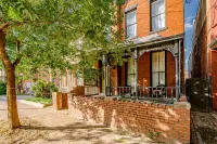 Cozy walkable downtown retreat, 3 minutes to VCU