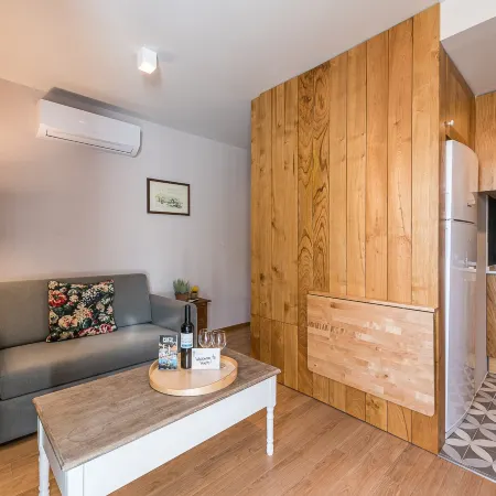 GuestReady - Crayon Walls 3rd